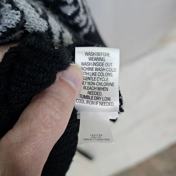 Croft & Barrow Black Metallic Floral Sweater Size 1X - Picture 6 of 7